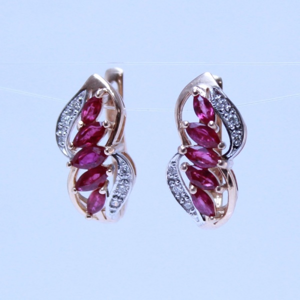 Серьги из красного золота с рубинами и бриллиантами